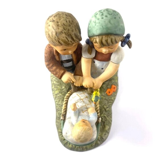 Hummel Goebel "Brother & Sister" Figurine #449 Stroll in the Park - Picture 6 of 7